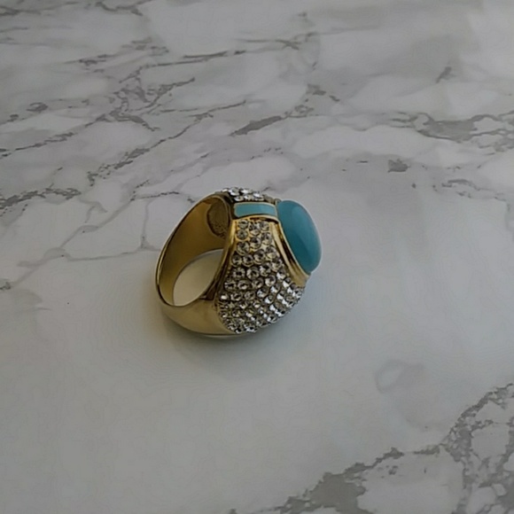 Aqua Crystal Ring *size 6 - Picture 3 of 4